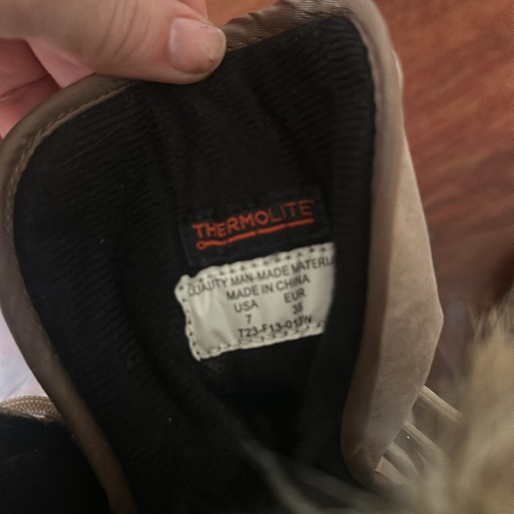 Rugged Exposure Thermolite lines women’s snow Boots. Never worn. Size 7 - Picture 3 of 6